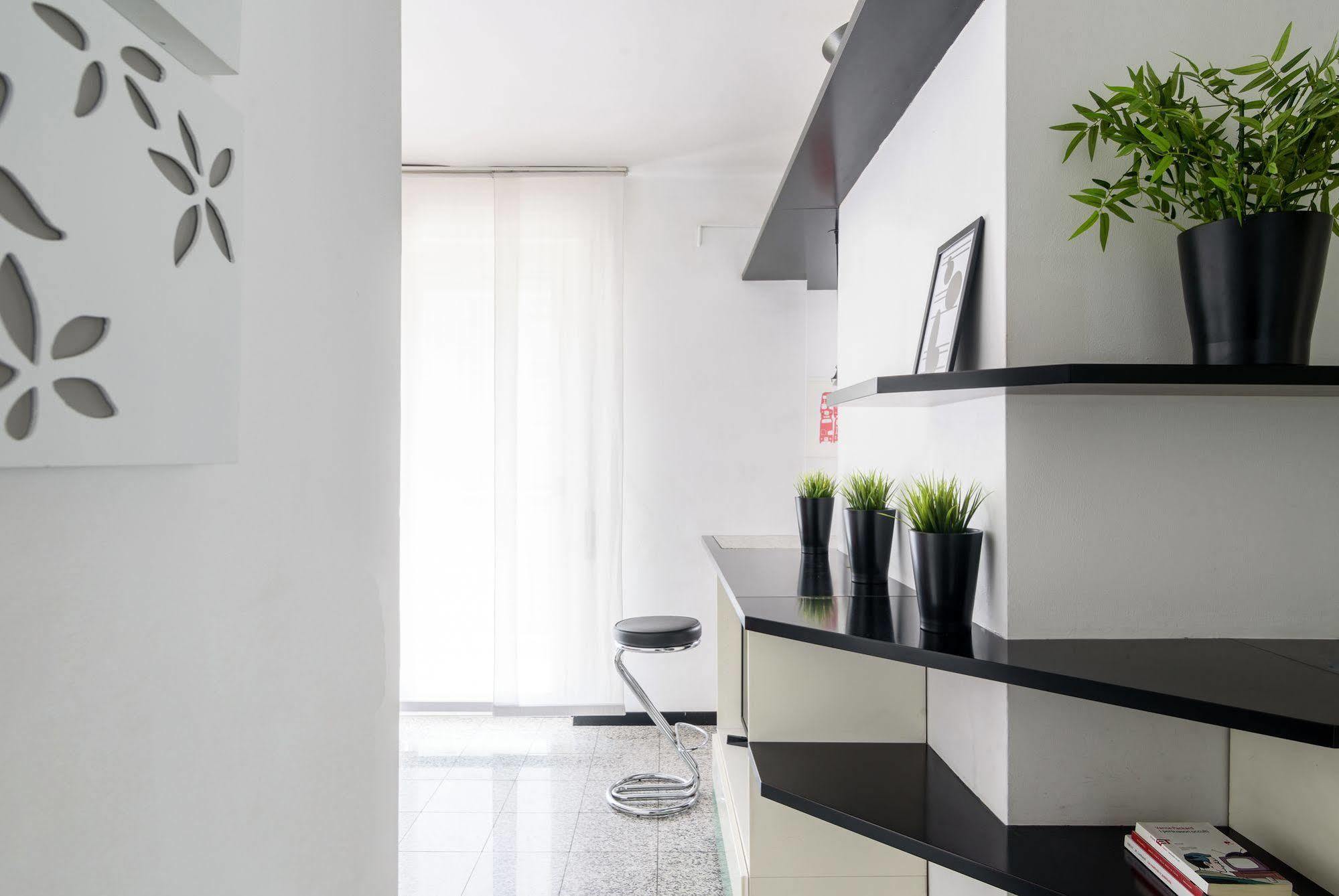 Alcuino Apartment Мілан Екстер'єр фото
